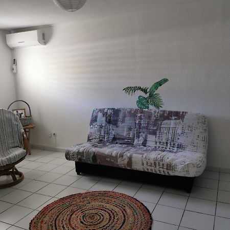 Appartement lumineux 2 chambres à 1mn de la plage Le Gosier  Extérieur photo