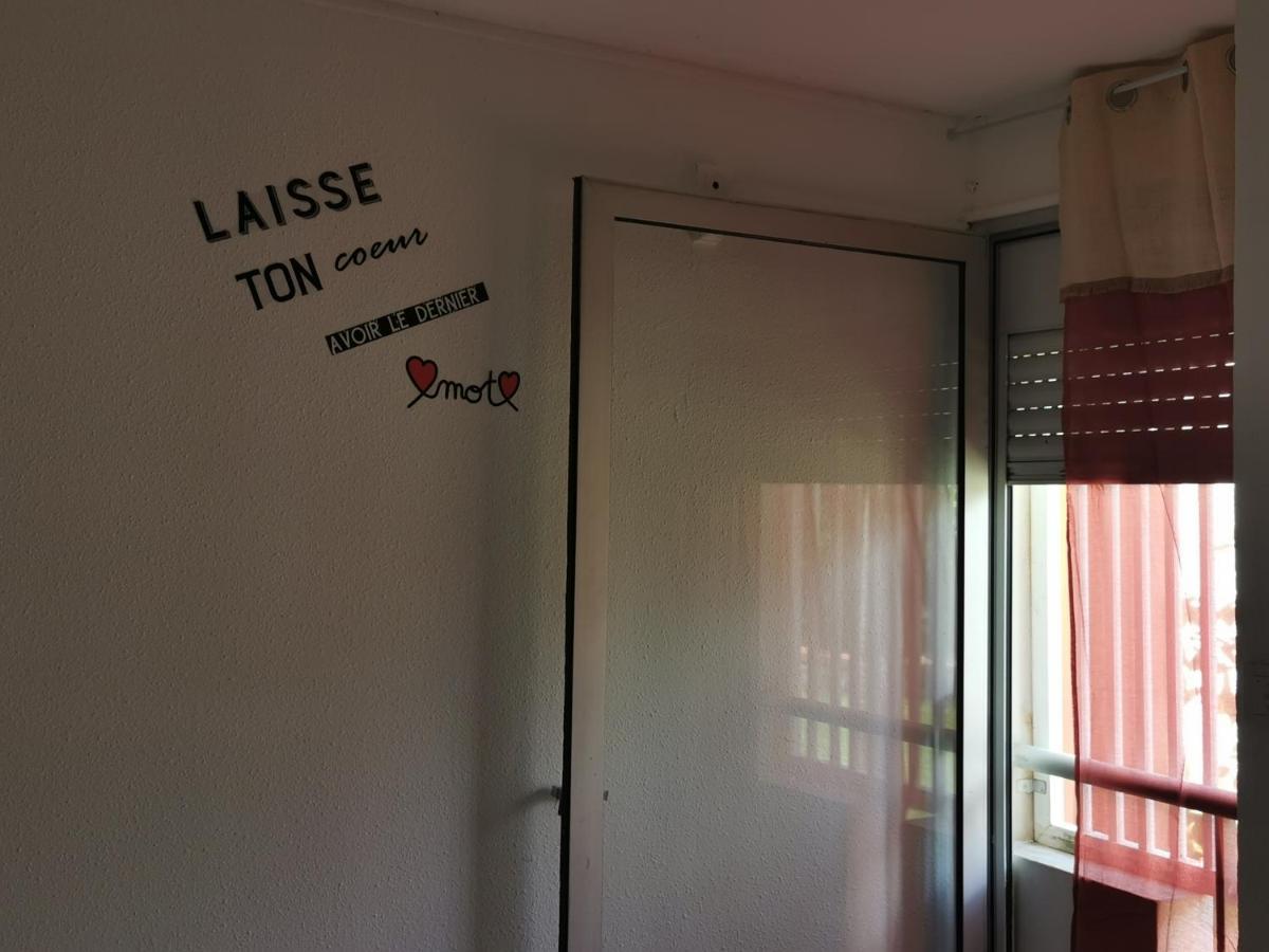 Appartement lumineux 2 chambres à 1mn de la plage Le Gosier  Extérieur photo