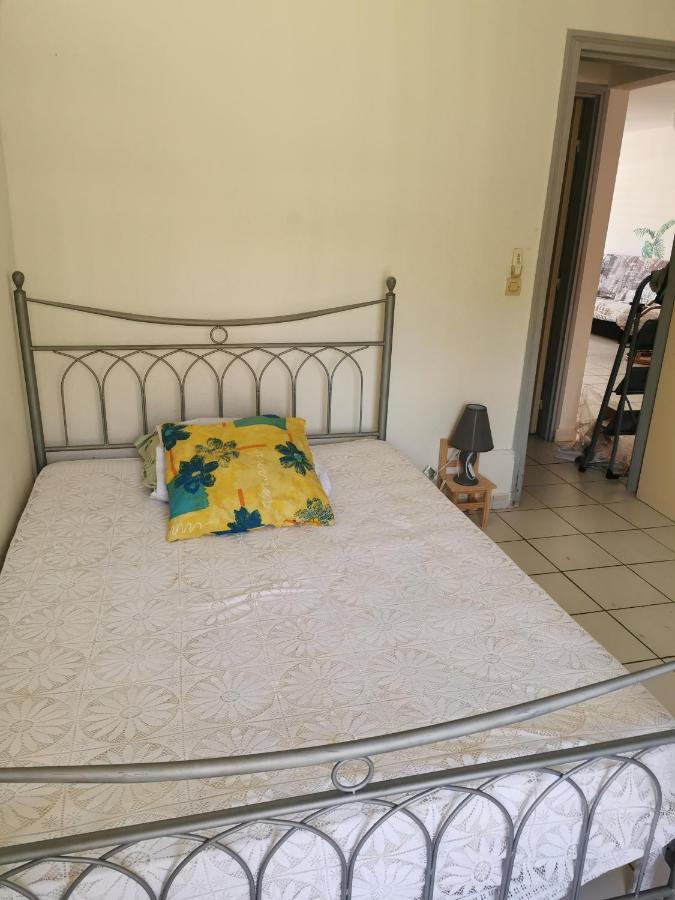 Appartement lumineux 2 chambres à 1mn de la plage Le Gosier  Extérieur photo